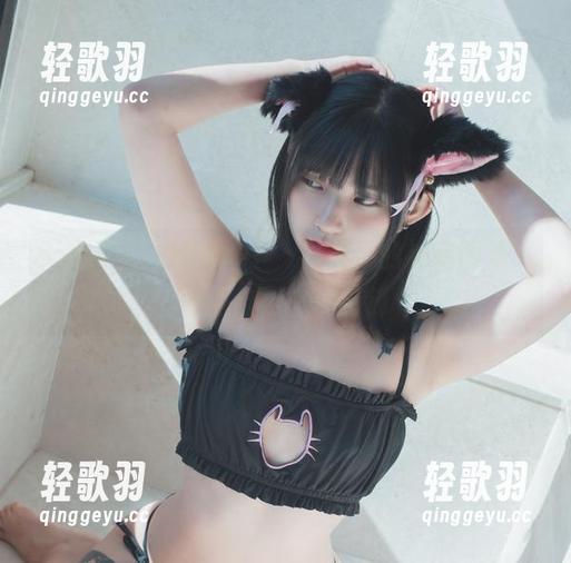 无圣光里，Hizzy(히지)女仆的神秘图集：体态与目光的交锋