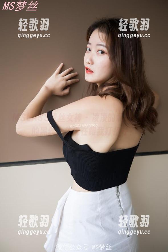 MSLASS梦丝女神 - 凌凌的私拍，靴下的黑丝，仿佛在跟我打招呼？