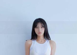 Myung Ah职业装原图，看到我都想立刻跳入职场。