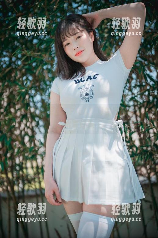 踏上一双高跟鞋，Pia(피아)的原图写真也出奇好玩