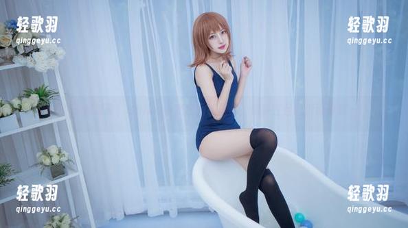 精选美图时间，Shika小鹿鹿的裤里丝，似乎在轻轻诉说着呢～
