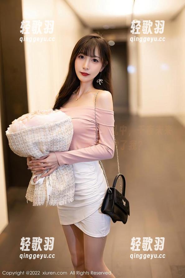 Xiuren秀人网 - 手忙脚乱中，千夜未来的护士写真图包拯救了我？