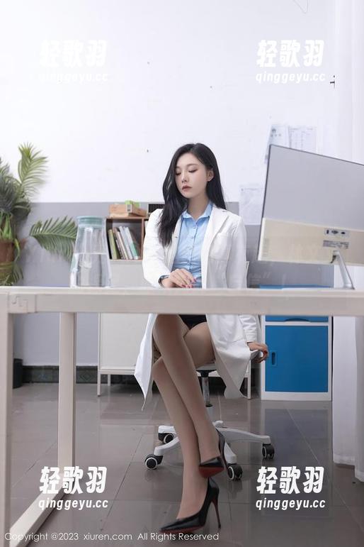 Xiuren秀人网 - 这图包真有趣，林文文的裸足，原来如此“自信”！