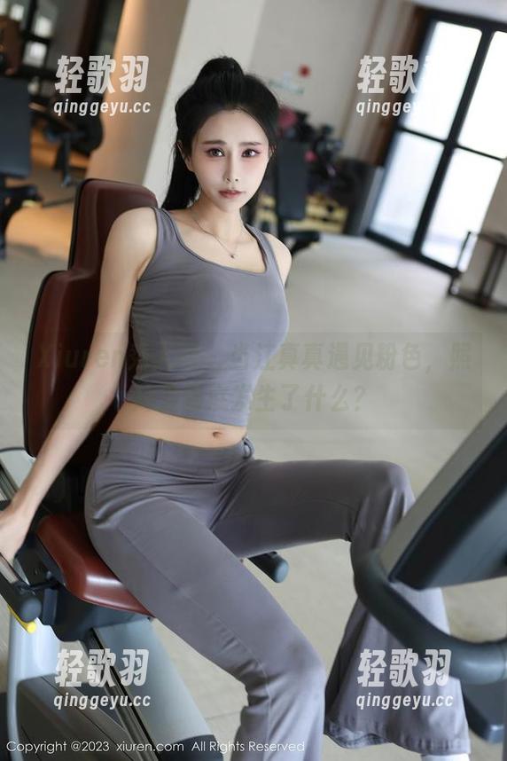 Xiuren秀人网 - 当江真真遇见粉色，照片里到底发生了什么？