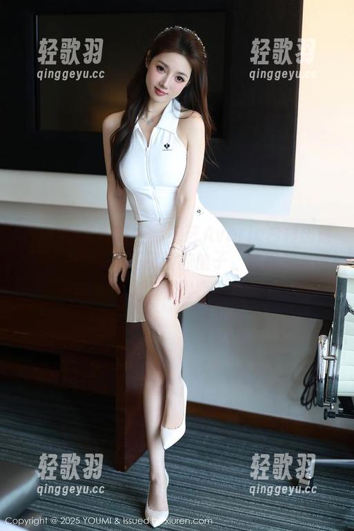 YouMi尤蜜荟 - 柴婉艺Averie白裙出镜，乍一看以为是初春的仙子，结果全套图集洗净铅华，看得我眼都直了。
