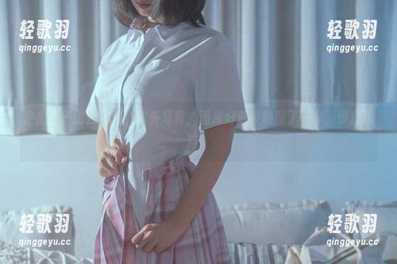 走出屋子的云溪溪，户外写真，图库好像被唤醒了一样，惊喜连连。