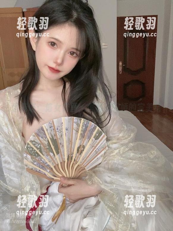 倦倦喵：修女套图，信仰和撒娇的完美结合