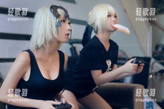 高清原图中，半半子挣脱了重力，少女心事一箩筐！