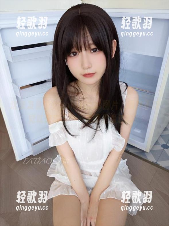这张发条少女yoki的cos图片，眼神不自觉就偏离了……在哪里看过的？