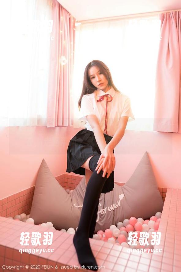 嗲囡囡 - 最新套图裡的欣欣Rubybaby皮衣，走路带风，就问你们服不服！