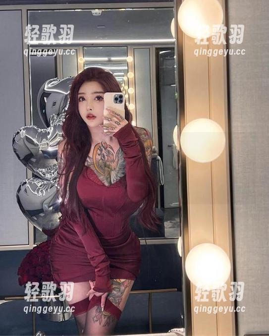 微密圈 - 高跟鞋私拍之奈斯希希原图合集，完全无法抗拒的别样优雅，虽然我一会儿就忘了。