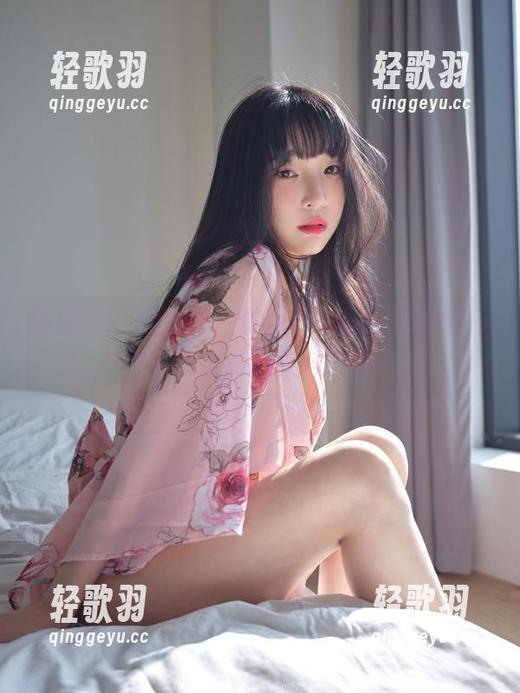 精选姜仁卿(강인경)的夏天套图，像翻看一本五彩斑斓的旅行杂志！