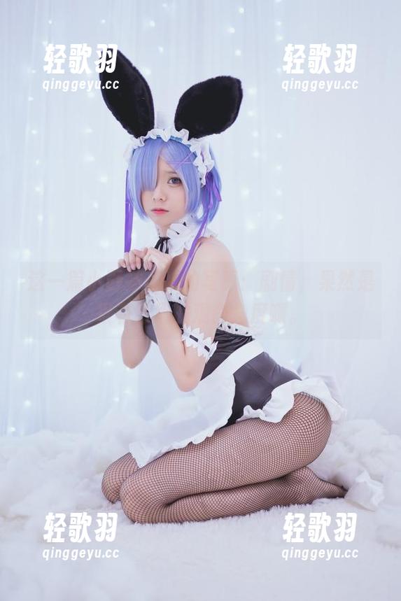 这一篇小野妹子w的写真：剧情，果然是很有意思的观察角度啊。