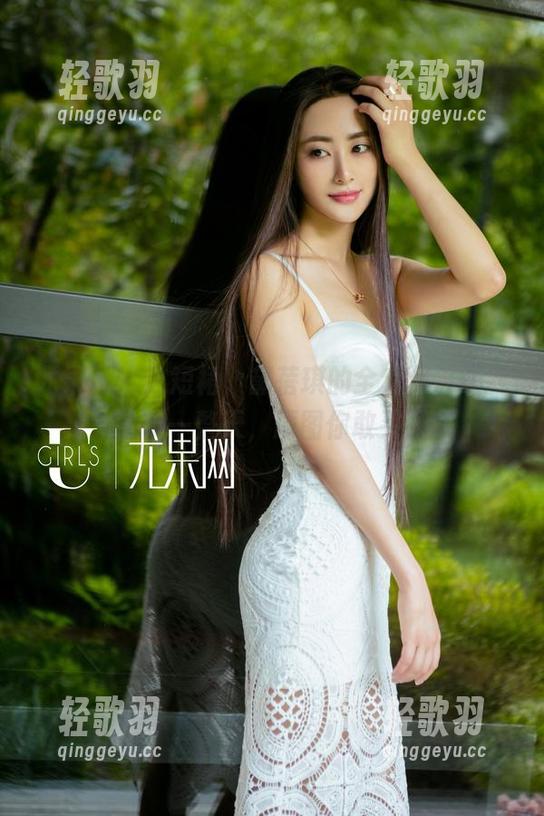 尤果网 - 这短裙，黛蓓琪的全套足够让我关注了一整天，原图你敢买吗？