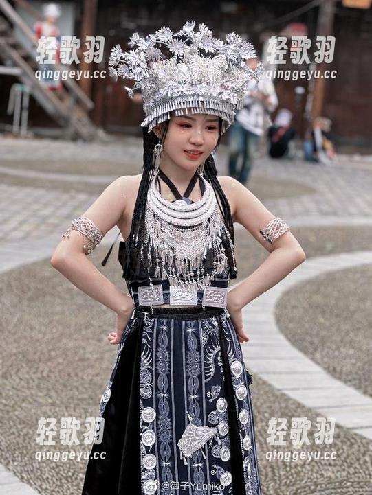 为啥我会爱上这组写真？御子Yumiko和奶牛的搭配真是绝了！