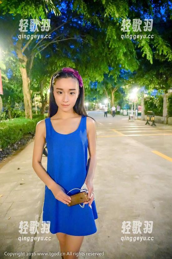 推女神 - 等等，颖莹儿YY的红裙在线，求跟三条腿的模样