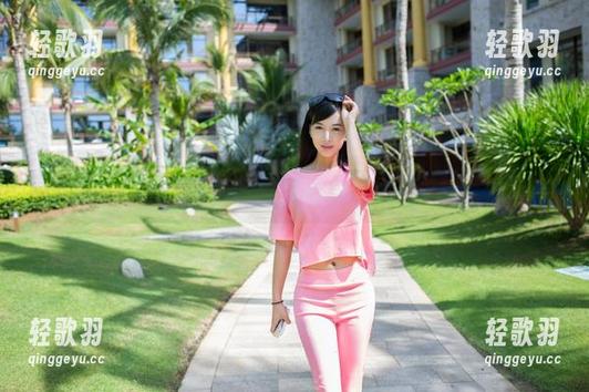 推女郎 - 图册里的连欣：粉色是她的隐秘流行色吗？
