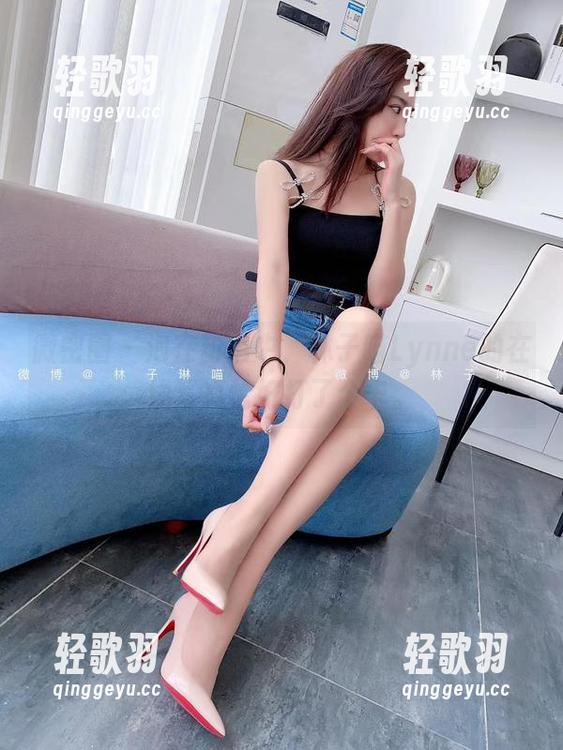 微密圈 - 泡在粉色中，林子喵Lynne的在线写真恰好打了个卡。