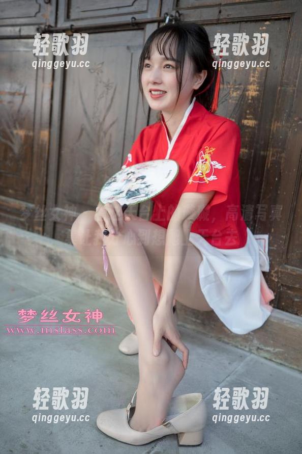 梦丝女神 - 看这天台上的璇璇，高清写真集让我分心到想爬上天台去