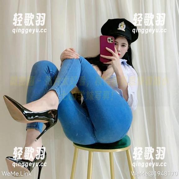 微密圈 - 照片太好看，模特都只想捧着猪小七的学妹写真！
