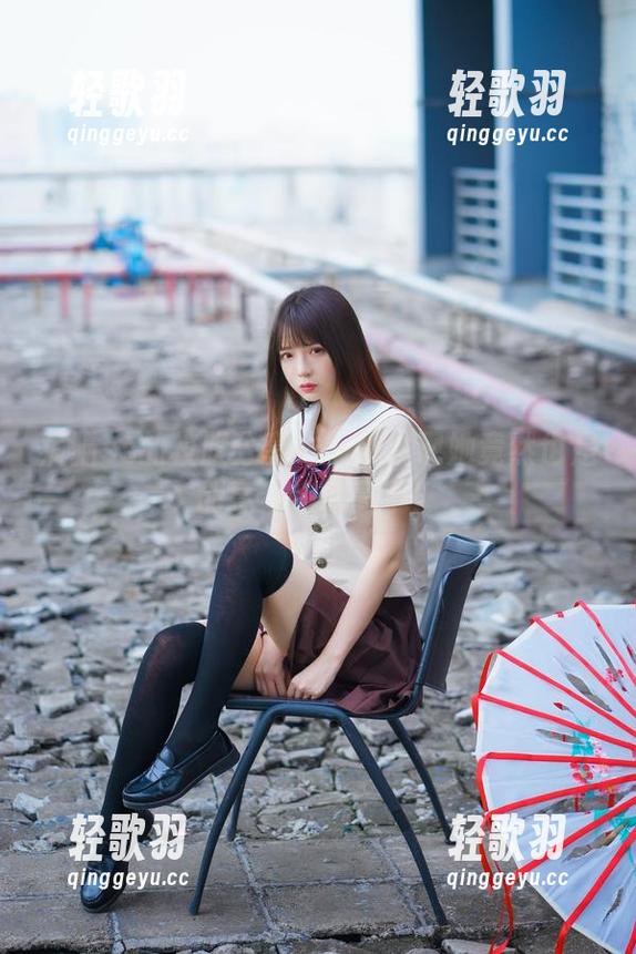 疯猫ss的校服分享帖—我发现她竟然也是创意穿搭的高手！