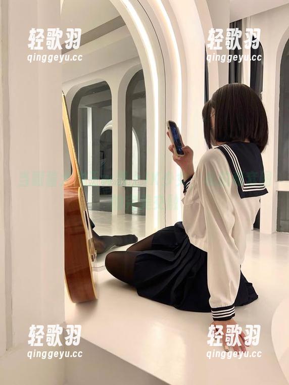 当眼酱大魔王w遇上JK少女，私拍和套图的完美交融