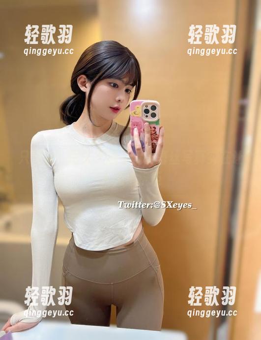 只想说，眼酱大魔王w的蕾丝写真实在让人无法抗拒