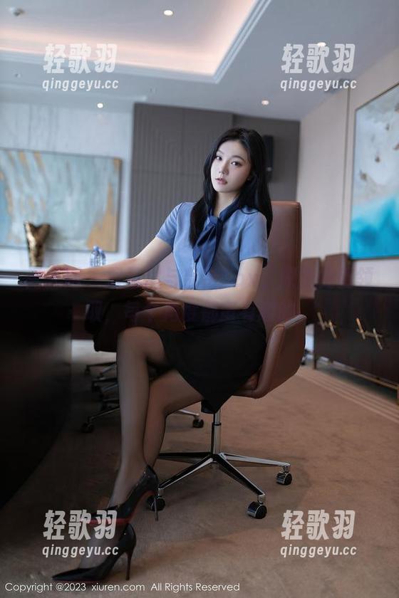 秀人网 - 双马尾与奈奈Fox，原图免费领取，每个角度都蛮有趣的。