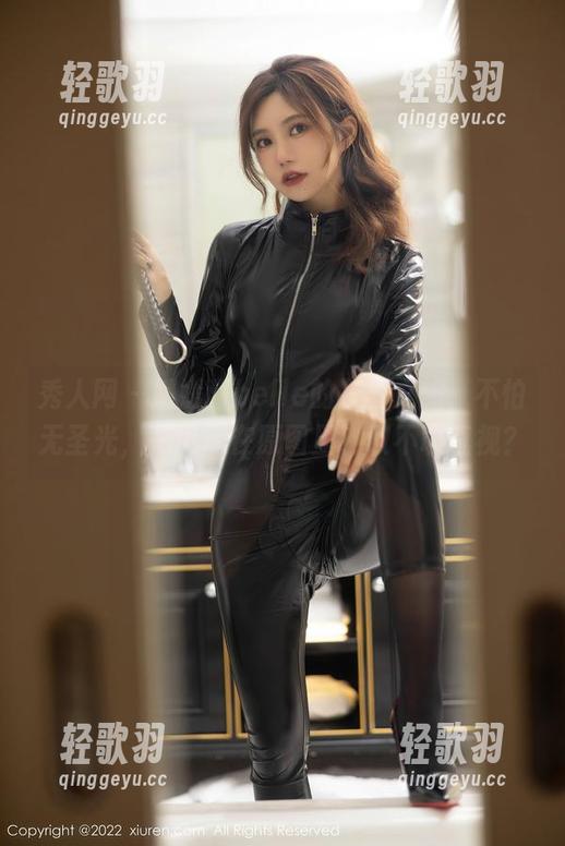 秀人网 - 媛媛酱belle的灰丝之旅，不怕无圣光，一切尽在原图里，敢不敢直视？