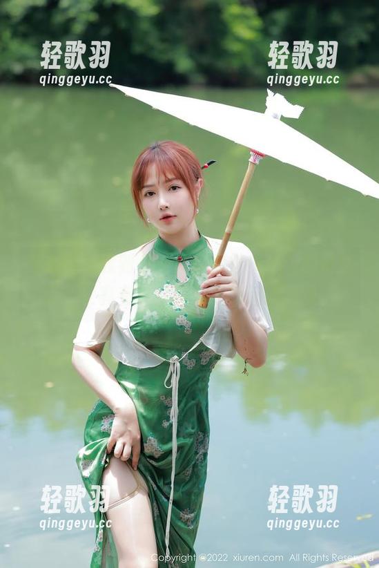 秀人网 - 找到了一套徐莉芝Botty的吊带图包，真有种没事儿又想翻的冲动。