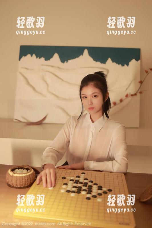 秀人网 - 双人写真集？谢小葱只是在分享，还是在演一出好戏？