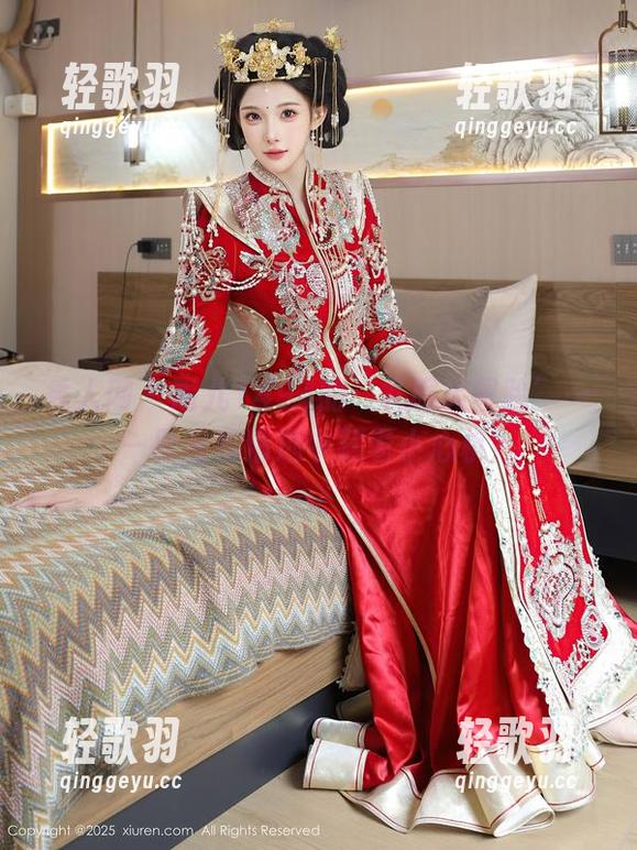 秀人网 - 雨儿1494的‘礼服大冒险’——原图和精选中藏着小心机？