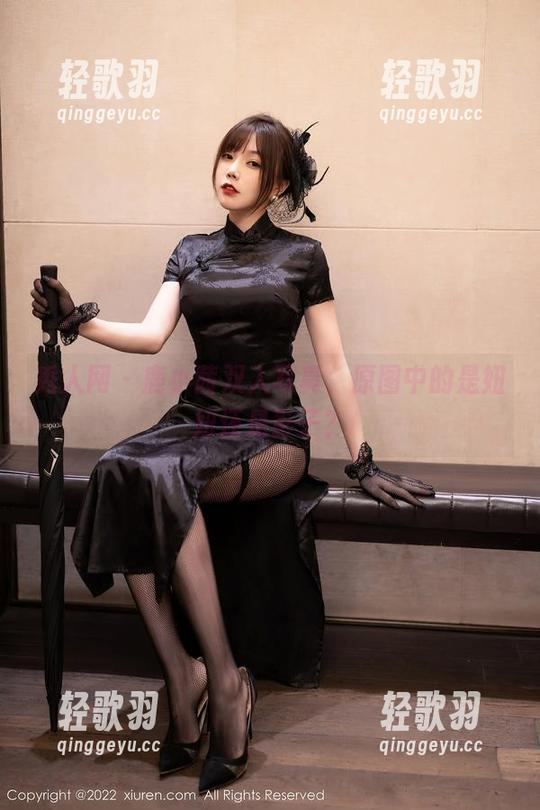 秀人网 - 鹿小茜双人写真，原图中的是妞妞还是影子？