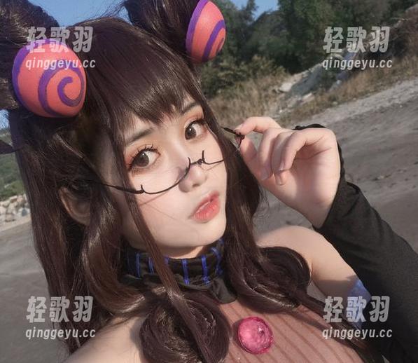 在美图下面，芊川一笑MNK的高跟鞋穿出了什么新花样？