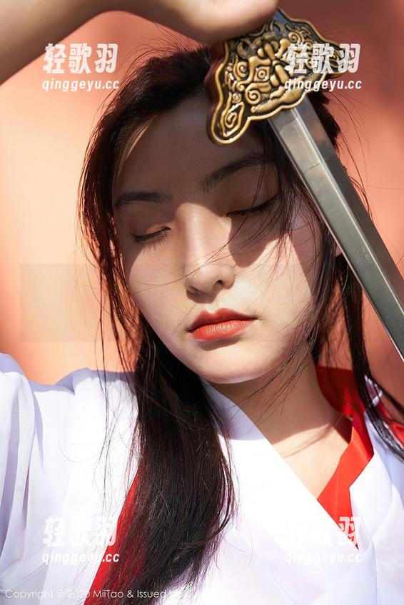 蜜桃社 - 如果你要问我粉色的定义，李颖诗的套图给了我答案——萌得飞起！