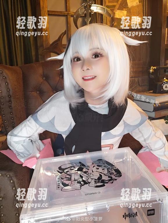 阳炎型小菠萝的奶牛魔法：这组美图，壁纸真心飙升！