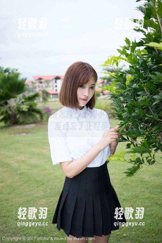 魅妍社 - 制服怎能少了周小然的独特分享，差点忘了正经事。
