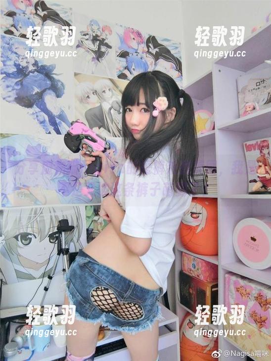 分享魔物喵nigisa的短裤系列美图，我是不是又被这条裤子萌到了？